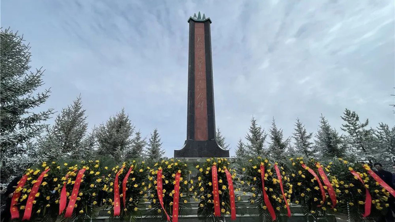 大墩梁革命烈士陵園 大墩梁革命烈士陵園.jpg